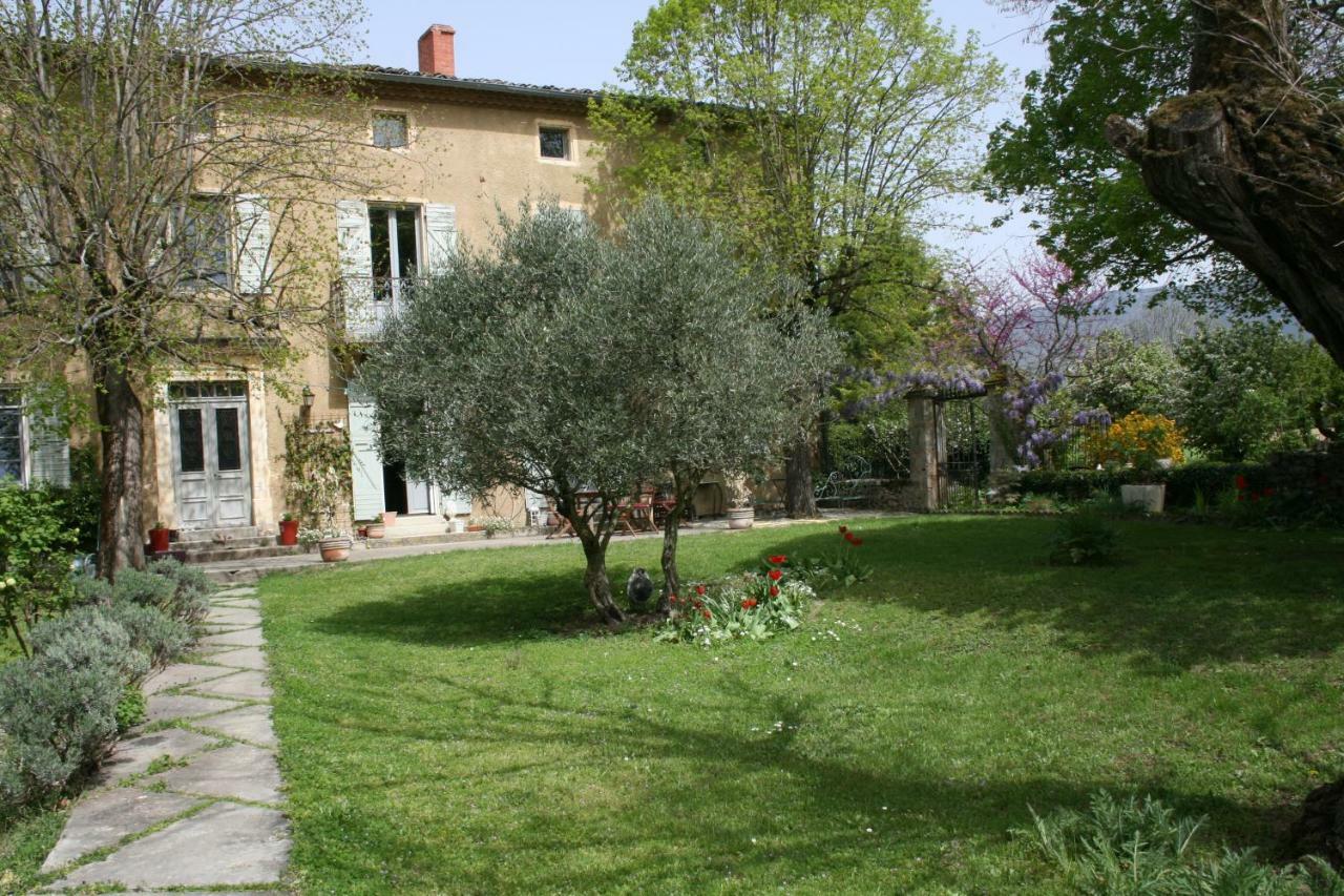 Le Domaine Des Rouges Queues Hotel Chateaudouble  Bagian luar foto