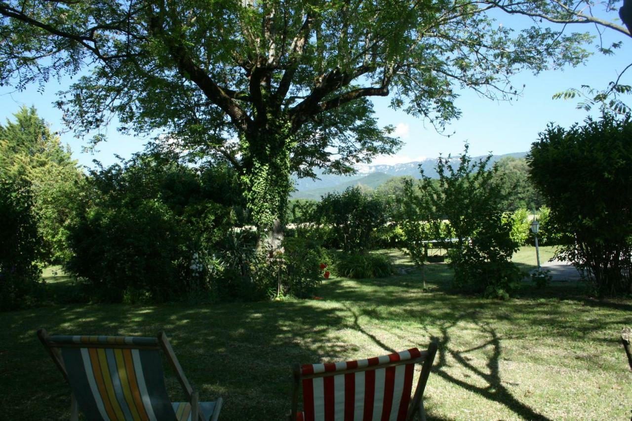 Le Domaine Des Rouges Queues Hotel Chateaudouble  Bagian luar foto